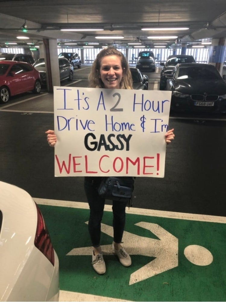 airport pick up signs
